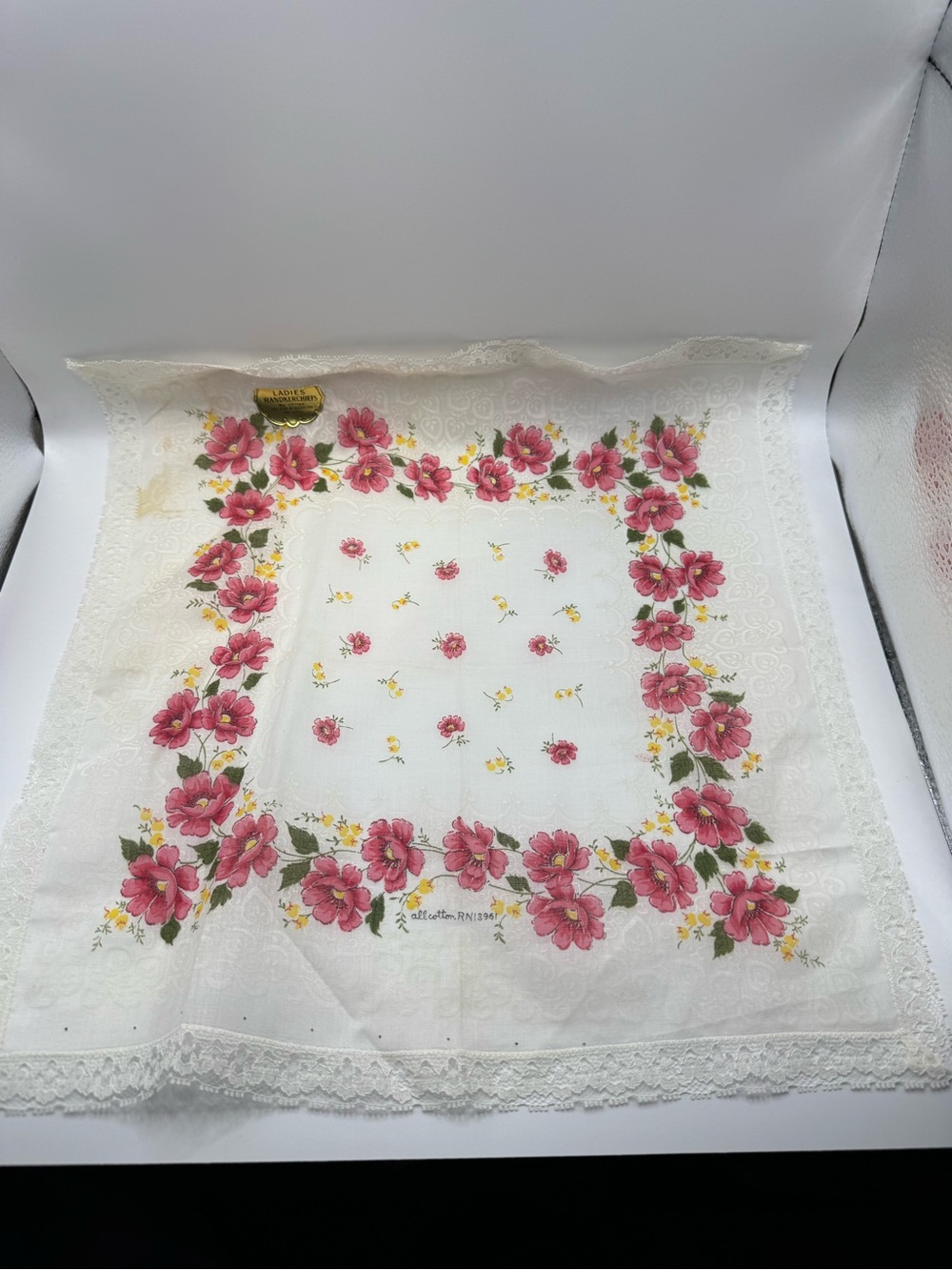 Bundle of 5 Vintage Linens - Picture 7 of 9